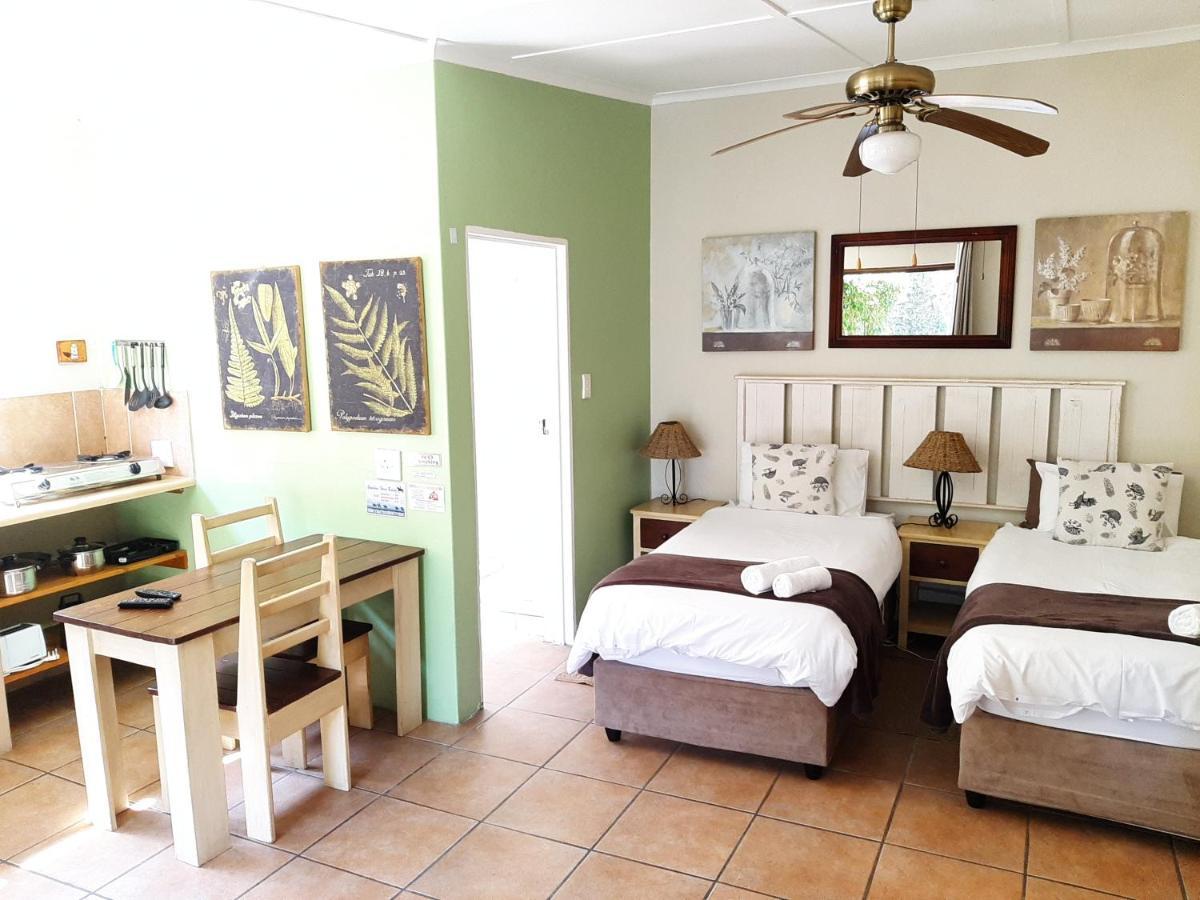Tourist Lodge Gansbaai Exterior photo