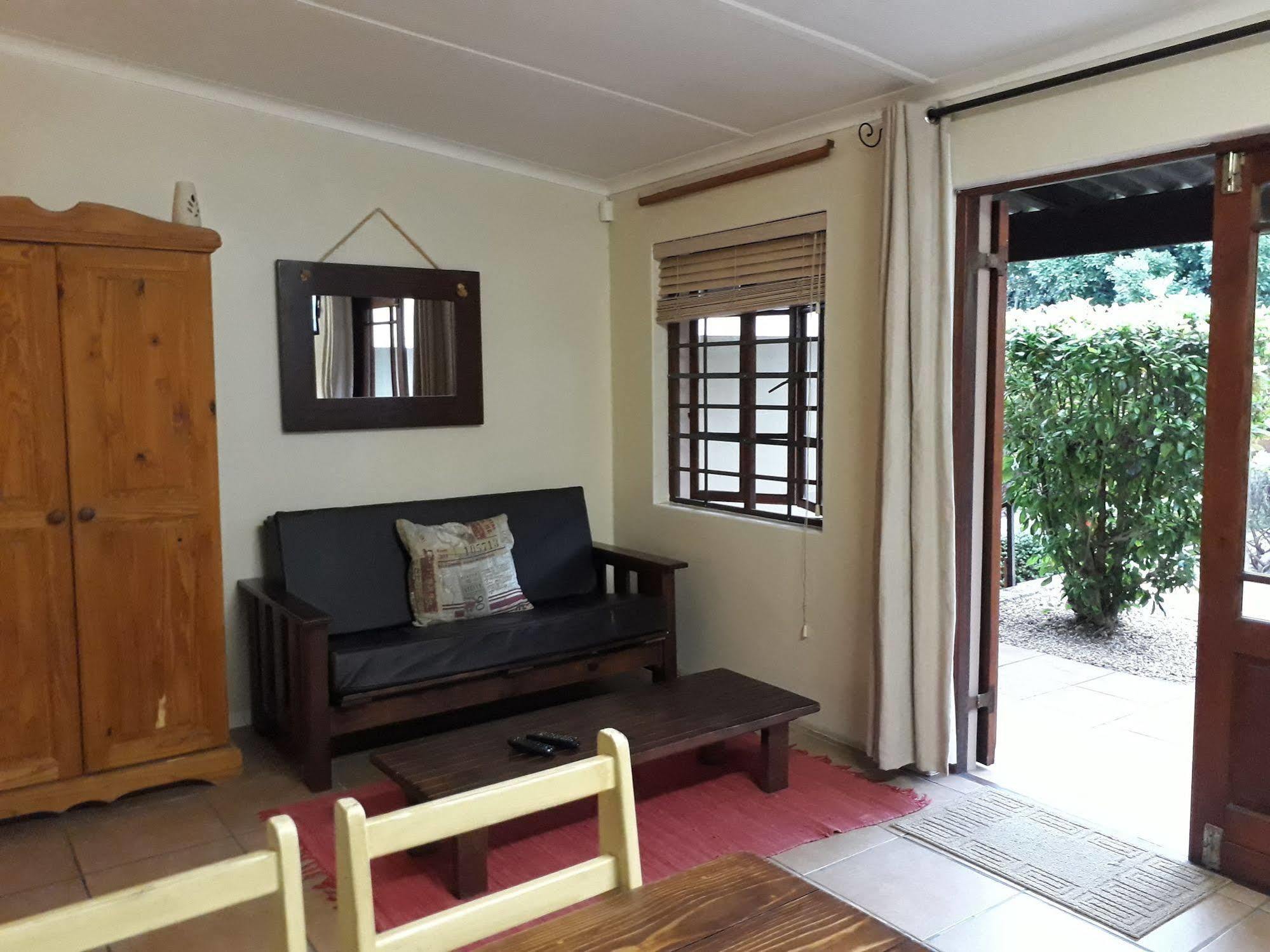 Tourist Lodge Gansbaai Exterior photo